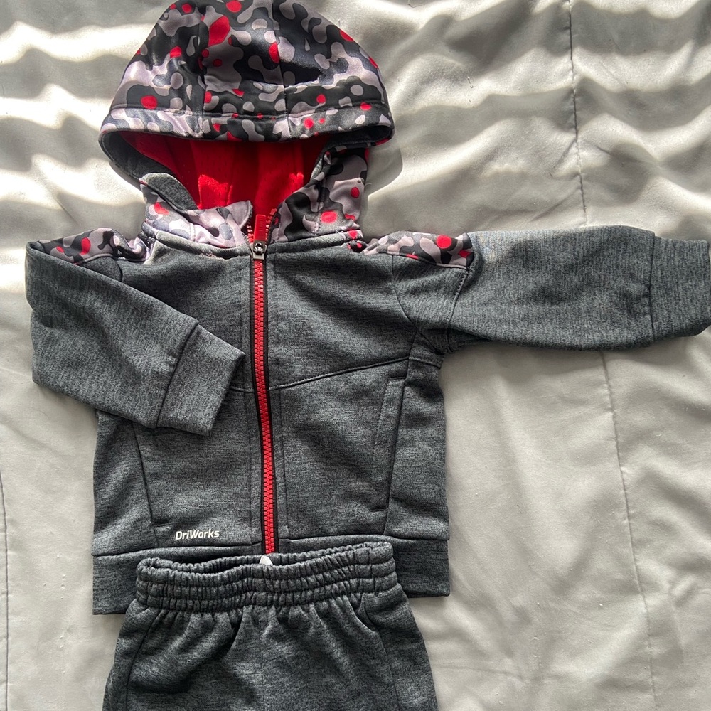Baby sweatsuit